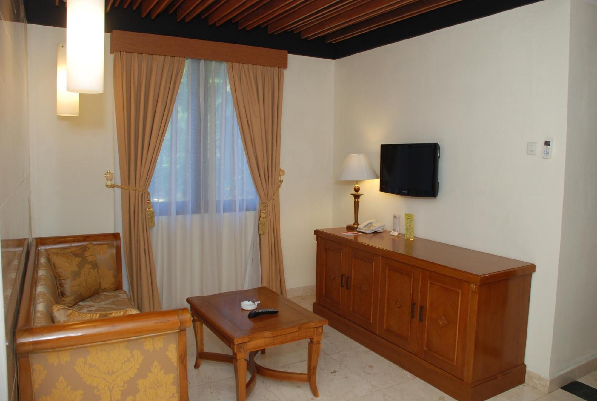 Hotel Sahid Jaya Lippo Cikarang Room photo